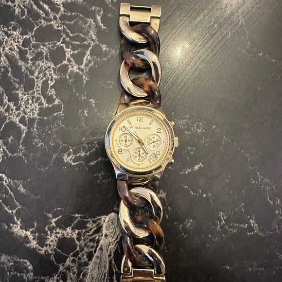 Michael Kors tortoise and gold watch - Picture 1 of 2